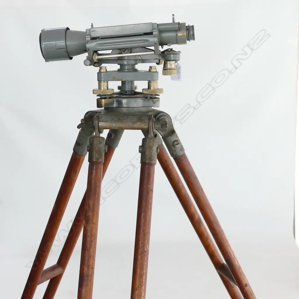 COOKE, TROUGHTON & SIMMS, YORK ENGLAND DUMPY LEVEL ON TRIPOD w MAHOG BOX Image 1++